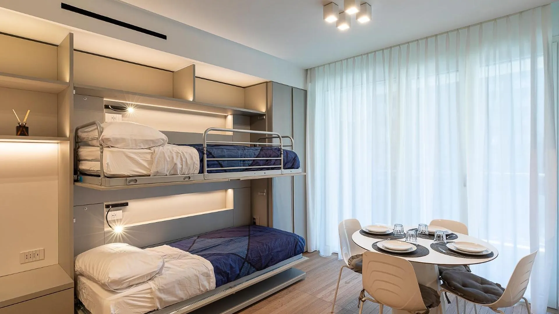 Torre Milano Luxury Suite Gym-Pool&Rooftop 0*, Mediolan